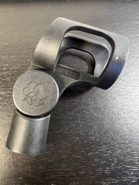 Akg-sa63 Akg Sa63 Mic Clip With Thread Adapter