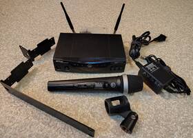 Ht450d Akg Sr450 And Complete Wireless Mic Package 650-680 Mghz Vgc