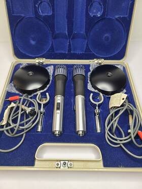 M-3311 Allied Vtg Matched Microphone Pair Stands 3.5 Trs Cables And Case