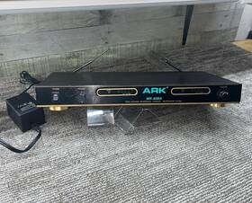 Wr-828a Ark Wr-801a Single Channel Vhf Wireless Microphone System 77668 Box13