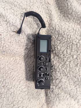 Dxa-5da Beachtek Dxa-5d Passive Dual Xlr Audio Adapter For Dslr Cameras With Mic Jack