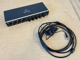Umc404hd Behringer U-phoria 4x4 Usb Audio Interface With Cable And Power Supply