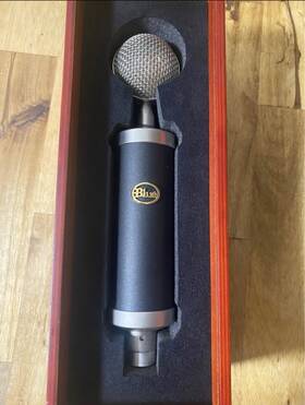 22-46030 Blue Baby Bottle Condenser Microphone Wired Black Silver With Case