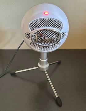 Blue 836213002100 Microphonessnowball Ice Condenser Usb Microphone