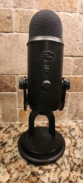 886-000322 Blue Microphones Yeti Usb Microphone Blackout Edition With Stand