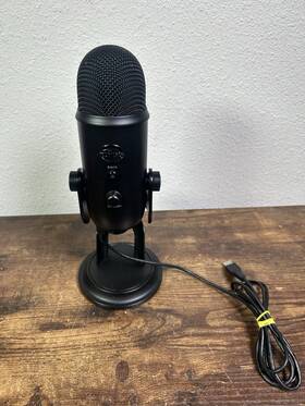 888-000296 Blue Microphone Yeti - Multi Pattern Condenser Usb Blackout