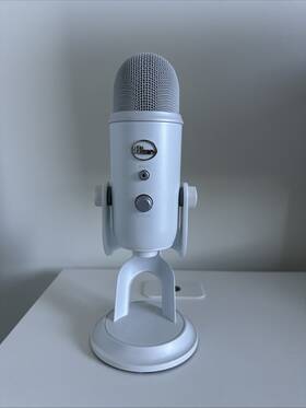 888-000520 Blue New Conditions No Box Microphones Yeti