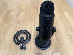 996-000368 Blue Yeti Usb Microphone Black With Tripod Mount