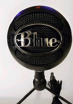 A00145 Blue Microphone Snowball Ice Podcast Mic Gaming Tripod Podcaster
