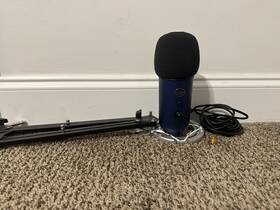 988-000101 Blue Microphones Logitech Yeti Condenser Cardioid Microphone -