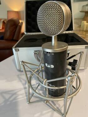 Trion-6000 Cad Trion 6000 Large Diaphragm Multipattern Condenser Microphone