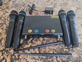D Debra 313020078035 Wireless Microphone Uhf 4 Channel Audio Pro With Cordless Mic Untested