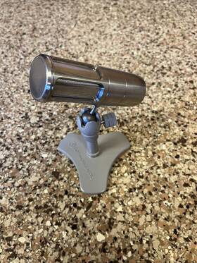 Earthworks 827517222820 Icon Microphone With Desktop Stand Great Condition Silver