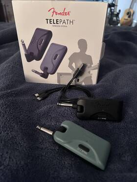 0239780001 Fender Mystic Ice Blue And Black Telepath Wireless System With Low Latency