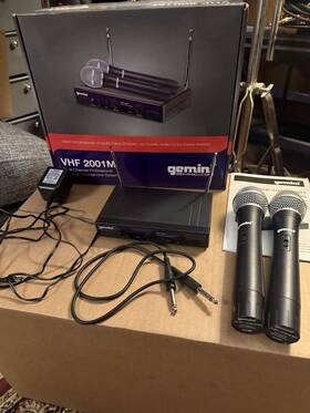 Vhf-2001m Gemini Dual Channel Wireless Mics System 2 Microphones Tested Working