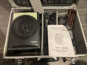 Hs-122b Hisonic Wireless Pa System With Microphones Carry Case