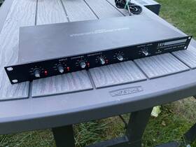 De-4024 Irp E Voice-matic Professional Microphone Mixer