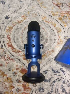 988-000499 Logitech Blue Yeti Premium Multipattern Usb Condenser Microphone Pc/mac Midnight