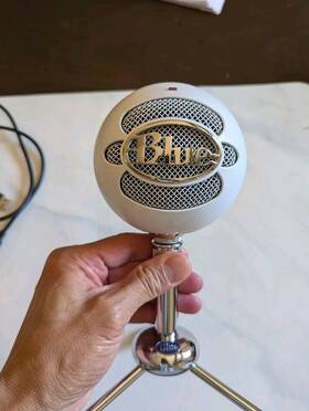 Gm1-1392-988-000070 Logitech Podcast Microphone Blue By Snowball Ice Usb - White