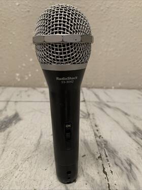 33-3042 Radioshack Radio Shack Microphone Very Nice Condition As Shown Looks Good