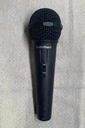 33-3044 Radioshack Microphone Used Untested Includes Hard Storage Case