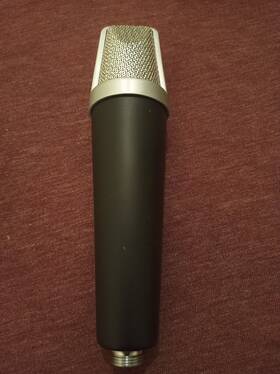 3822 Roberts Vintage Microphone