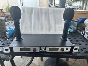 Rwm-u2 Rockville 20 Ch Dual Uhf Handheld Rechargeable Wireless Microphone System