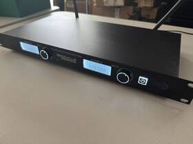 Rwm23ua Rockville Uhf Wireless Pro Rack Mount Dual Microphone System/20 Channel