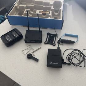 700010 Sennheiser Ew-dp Digital Wireless System With Me-2 Lav Mic Q1-6 Ew-d Charging