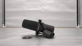 Sm7b Shure 424060888796 Vocal Dynamic Microphone Only Read Description