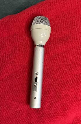 579sb Shure Vintage Vocal Sphere Dynamic Microphone