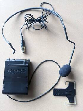 Sc1-cf Shure Transmitter With Wcm16 Headset Microphone