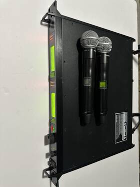 U4d-ur Shure Wireless Microphone 470-530 Mhz Dual Handhelds