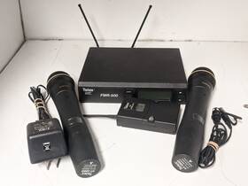Fmr-500 Telex Frm-500 Clear Scan With 2 N/d767a Handheld Mics And Wt-500 Transmitter