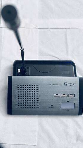 Ts-902y Toa Wireless Delegate Lot 8 - Gooseneck Mics Batteries/8-bay Charger
