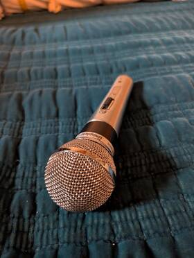 D-565sd Unisphere I Handheld Wired Microphone On/off Switch 6.35mm Silver/black