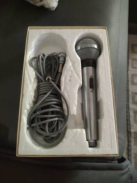 37-105 Welton Vintage Cardioid Dynamic Microphone With 20ft Cable