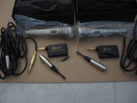 88-410 Zealous Two Wireless Microphones In Their Boxes