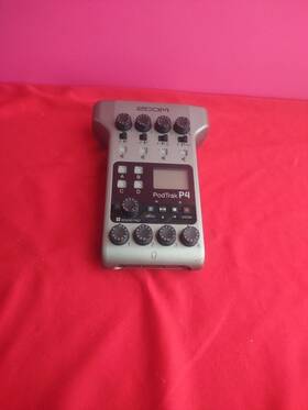 Zoom 515260023462 P4 Podtrak Portable Podcast Recorder With Original Box Us Duty Paid