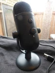 Microphone Surf Onn Usb Dual-pattern Cardioid & Omnidirectional. Fixed Price $14.99.