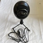 Blue Snowball Ice Usb Desktop Microphone, Cardioid, Black W/ Tripod Stand. Fixed Price $20.00.