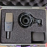 Akg C414 Xls Multi-pattern Condenser Microphone Live/studio W/ Case. Fixed Price $639.99.