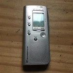 Sony ICD-B7 Handheld Digital Voice Recorder Silver / Gray Works Great. Fixed Price $12.99.