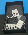 Fifine KS5W White Bundle - AM8 Dynamic Xlr/usb + SC3 Audio Mixer Open Box. Fixed Price $75.00.