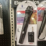 New Sealed ! Singing Machine SMM-107 Karaoke Wireless Microphone (black). Fixed Price $14.99.