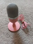 Razer Seiren Mini Portable Condenser Microphone Pink RZ19-03450200. Fixed Price $22.00.