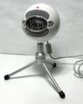 Blue Snowball Usb Microphone White With Stand -free Shipping. Fixed Price $19.00.