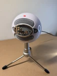 Blue Snowball Ice Usb Mic For Recording & Streaming W/ Stand White. Fixed Price $18.99.