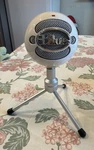 Blue Snowball Ice Usb Mic For Recording & Streaming W/ Stand White 4. Fixed Price $11.39.