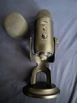 Blue Yeti Professional Multi-pattern Usb Condenser Microphone Blackout. Fixed Price $40.00.
